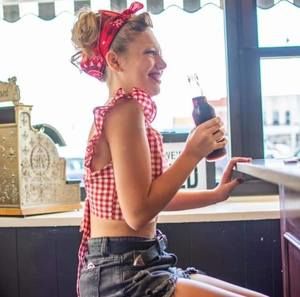 Meet your Posher, Adrianna